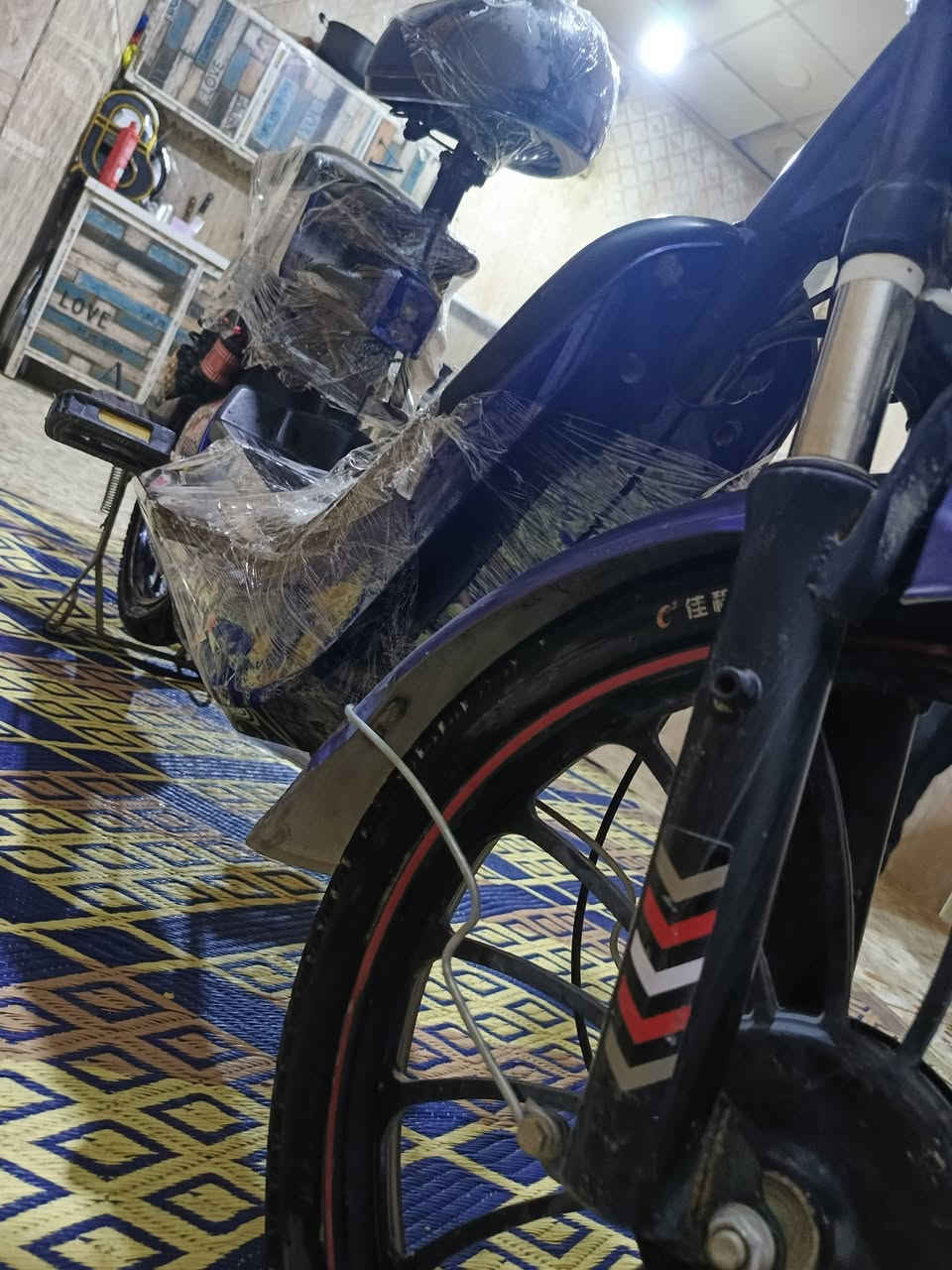 السلام عليكم بايسكل شحن للبيع نضيف كلشي ما عايزه السعر 180 وبي مجال بسيط مكاني كربلاء مقابيل مستشفى الكفيل ***********
