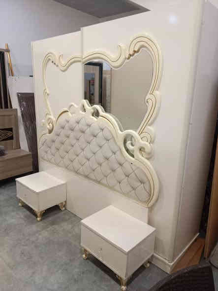 غرفة نوم للبيع مع شد ونقل ودوشك واصل للبيت سعر 350 للتواصل ***********
