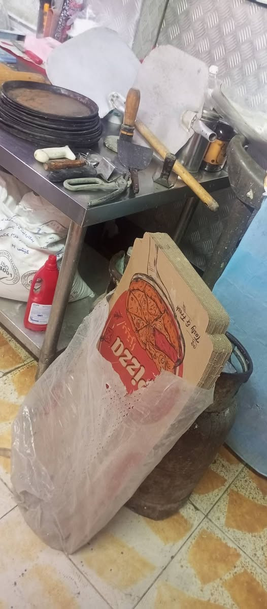 نواعم محل بيزا للبيع 
العنوان بغداد البيجيه منطقه علي الصالح 
***********
