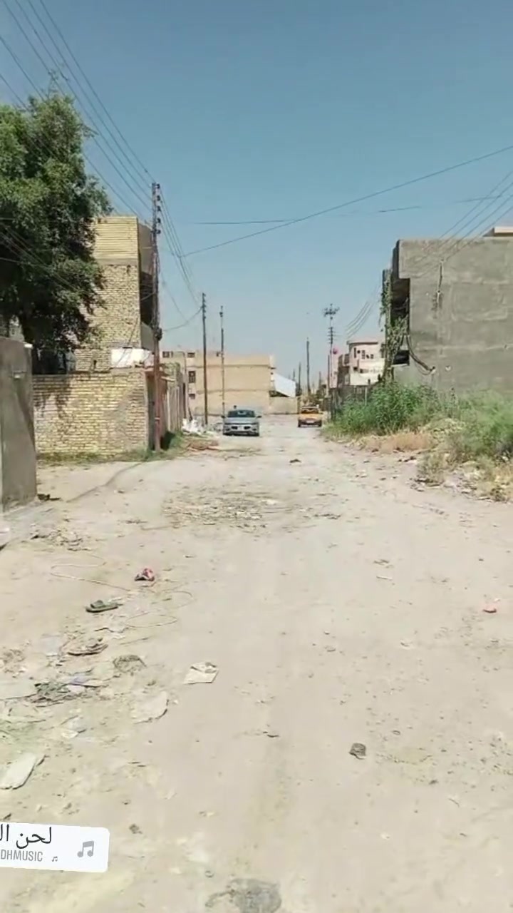 عرض اليوم مكتب الاخوين للعقار
دار للبيع المساحه ١٠٠ متر طابقين الطابق الاول غرفه وستقبال ومطبخ وصحيات داخليه الطابق الثاني ٣ غرف وصحيات وبيتونه طابق الثالث البيت قريب عله افران الكرار داخل الفرع للتواصل ***********
