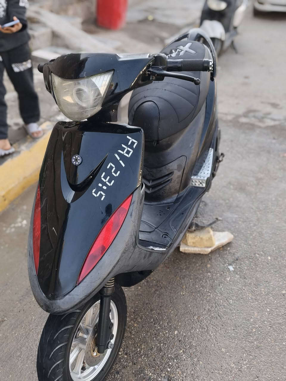 دراجه ماكس للبيع مكينه بلاد ما مفتوحه دراجه مختمه  من تاير للتاير كلشي شغال بيه مزوده تزويد حلو دراجه فول ماذب عليه ربع فقط دهن وبانزين شلعه ومعدل طيران شرط  السعر 650وبيه مجال قليل عنواني ناصريه مركز الاتصال ***********
