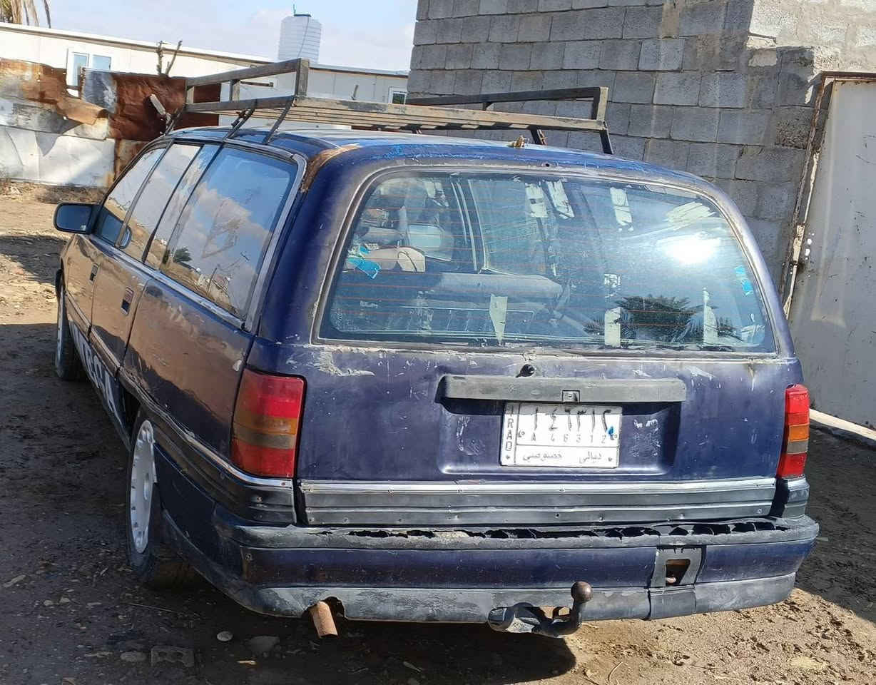 السلام عليكم 
اوبل اوميكا موديل 91 مكينه 2000 
سنويه نافذة 
مكانها ديالى بعقوبة 
السعر 15وبيها مجال 
الشراي يتصل ***********
