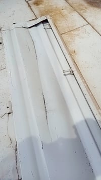 باب صفح مال نثيه للبيع ضربته واضحه باب نضيف فقط الضربه التواصل معه هاذ...