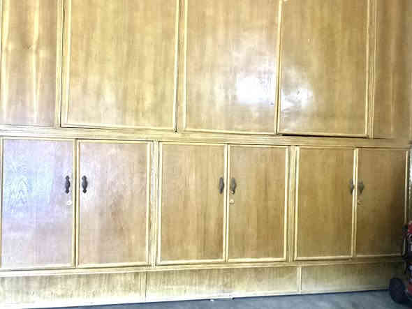 بوفيـِة للبيع!

1” طابقين علوي وسفلي.
2”خشب حطاطات أصلي 
3”الباب العلوي دفتري 
4” طابق سفلي 3 خانات 
صارلها اقل من 6 أشهر + اჂ̤عيب بيها ترجع ما عجبتك هم ترجعها 
السعـّر 350 وبيها مچال 
أتصل ؏ الرقم ***********
