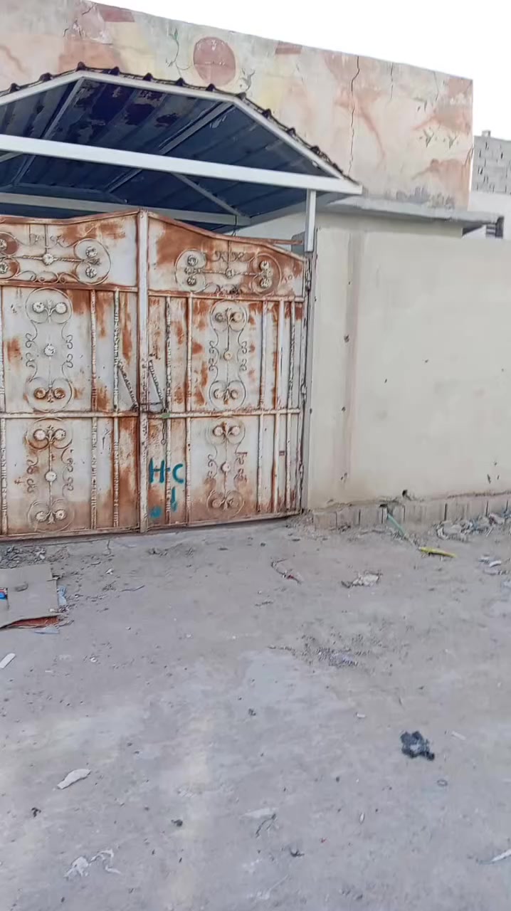 دار للبيع الزبير حي الشهداء شارع العريض طابو مصفر ماي كهرباء جاهز للأستفسار هاتف ***********
