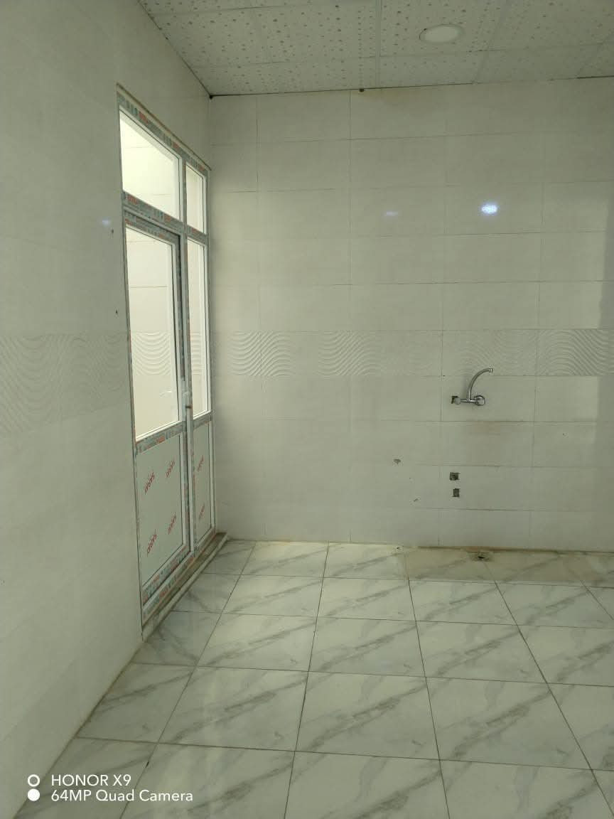 اعلان للايجار بيت مساحة 100متر غرفة نوم واستقبال ومطبخ وصحيات طابق ارضي العنوان كركوك قادسسه ثانيه قرب مدرسة اجنادين للاستفسار اتصل بل رقم ***********
