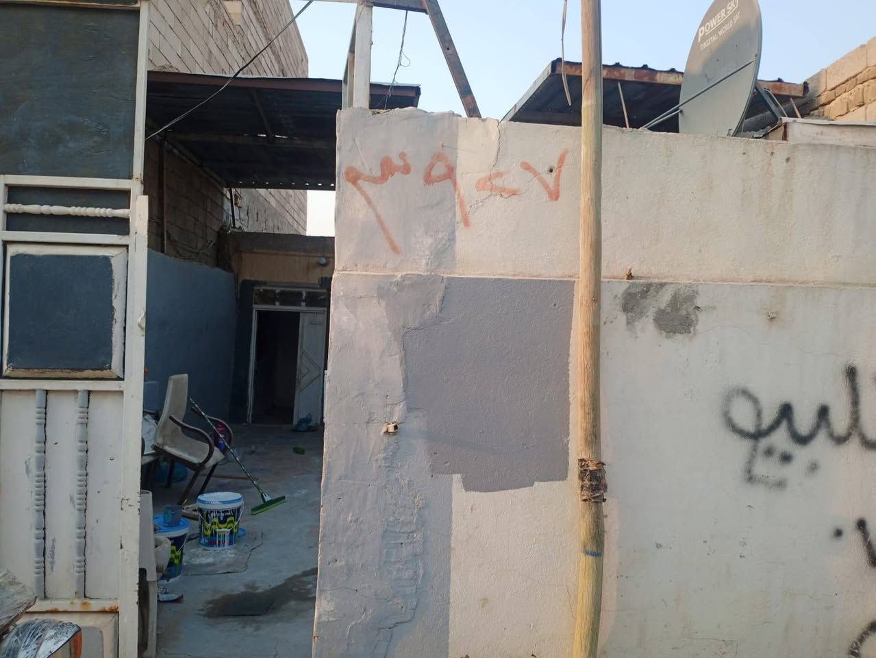 دار للبيع ١٠٠م
شارع محطة الغاز القديمه.

غرفه وصاله ومطبخ صحيات عدد٢

كراج كبير  ومكشوفه عدد ٢

عنوان الدار كوفه حي ١٧ تموز حي صدر الثالث

للاستفسار أكثر اتصل السعر ((( ٢٤)) مع المجال البسيط 

*********** ابو محمد الكعبي

ملاحظه
يوجد ٤ بيوت قريبات على محطة الغاز القديمه

للبيع 

المساحات، ١٠٠م  و ١٥٠م.و١٣٠م و ٢٢٠م
