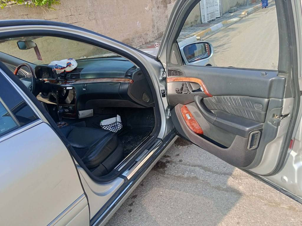 مرسيدس غواصه حجم S500
حجم محرك V8
موديل ٢٠٠٢
فول فول مواصفات 
تبريد تدفئه كلهه بشرط 
قطعه واحد صبغ أوربي بدون دواخل 
رقم كركوك فقط وكاله قرار
سياره حوله أو جاهزه بدن نقص برغي سياره أحله من صوره 
كل جسمه بلادي أو كله جسمه شغال كل دكم بجسمه يشتغل 
سعره ٨٠ اوبيهه مجال مكان سياره طوز خورماتو *********** طوز, صلاح الدين

