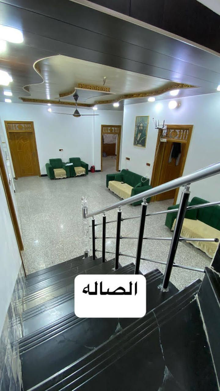 يا الله السلام عليكم 👋

يعلن مكتب الأمير للعقار شارع الصب عمود 287 
‏
‏
 بـيـت 🏡مـع مـحـل للبيع..المحل ايجاره(150) شهرياً

طابـو زراعي سـند(25) مرقم ومشمول بالتمليك

مساحة البيت..241 مـتر
واجهة..14 متر
بناء درجة أولى أساس وسقف صب 
ارضية (كـاشي)

السطح شتايگر درجة أولى 
البيت شغل  جناي  شغل مظبوط 

يحتوي البيت على 3 غرف نوم وصاله كبيره واستقبال كبيره ومطبخ وحمامات عدد(2)

يطل على شارعين باب امامي وباب خلفي 
البيت كامل مابي اي نقص..

الخدمات ماء كهرباء اناره ليليه مدارس 🏫 اهليه +حكوميه
🛣️شارع تبليط الباب البيت 
العنوان:-شارع الصب 🛣️مقابل ملحق قرية الغدير 

  للاستفسار 

مكتب الأمير للعقار شارع الصب عمود 287 
‏
‏للاسفسار   ***********
‏
‏***********

