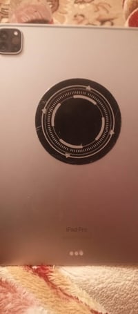 ايباد 11 • بطارية ٩٠٪ • مستخدم للدراسة