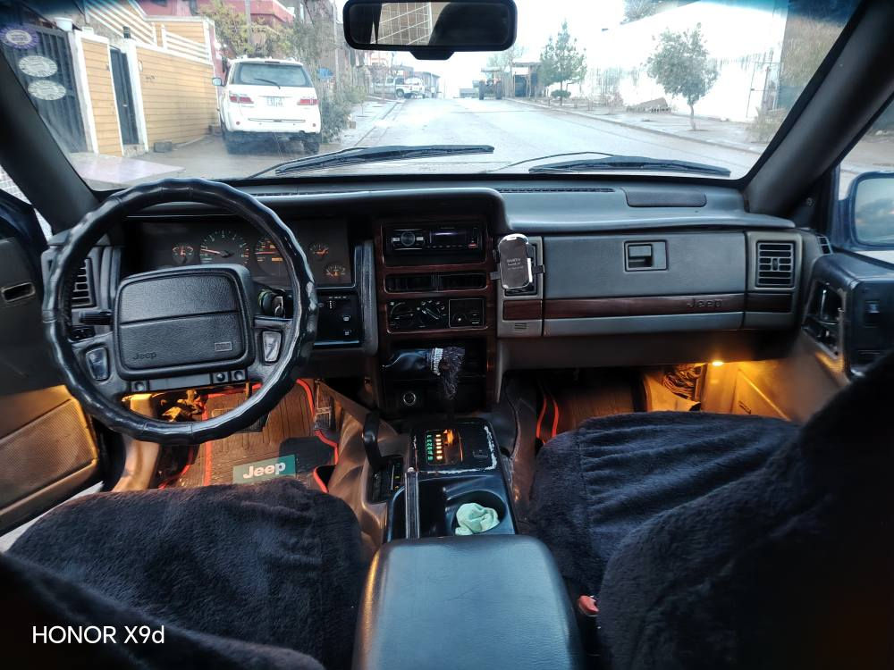 41گلاو مجال شوین عەربەت، 👇
 ***********ڤایبر واتساپ ***********واتساب
جیب مۆدیل93 مەکینە شەش بستن بیلاد گێڕ ئۆتۆماتیک دەبڵ عەکسل تەبرید ساردو گەرم کوشن کارەبا، ڕەقەم سلێمانی سەنەوی بەسەر نەچوە مەکینەو  گێڕ بەشەرتی فیتەر هیچ دەعموو لێ دراوی نیە  هەموو کارەبای ێیش دەکات، تەحویل غرامە بڕاوە وەکالەت بەشەرتە دەبڵ عەکس   مەزبوت ێیش دەکات،، تەنها فرۆشتنە ، سەیارەکە حیزام  بۆیاخە بۆ جوانی، السليمانية, العراق
