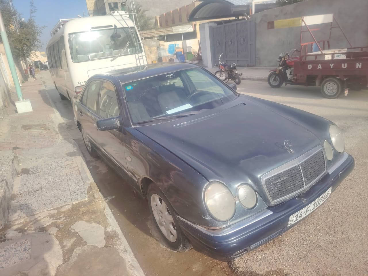 مارسيدس ام عيون رقم بغداد انكليزي دولي تحويل ثاني يوم بسمي
_موديل١٩٩٦

_محرك  6سلندر (vvt)محوره

_سلايد روڤ

_تبريد ثلج 

_تدفئة

_كشنات كهربائية

_ستيران كهرباء تحكم ستيرن

_شاشة 

_

_غرفه دشبول مقاعد جدد بمعنى الكلمه

_فتحه قمارة سلايد

_مري شفط

_صدر جديد

_تخم تاير جديد

_سياره فول مواصفات 

مابيه نقص برغي جاهزه سياره جديده بمعنى الكلمه ومتعوب عليه سياره مال جناي بالواقع بعد احلا من الصور

_السعر٧٠ 

بيع او مراوس

_للتواصل*********** واتساب اتصال

المكان واسط/كوت داموك
