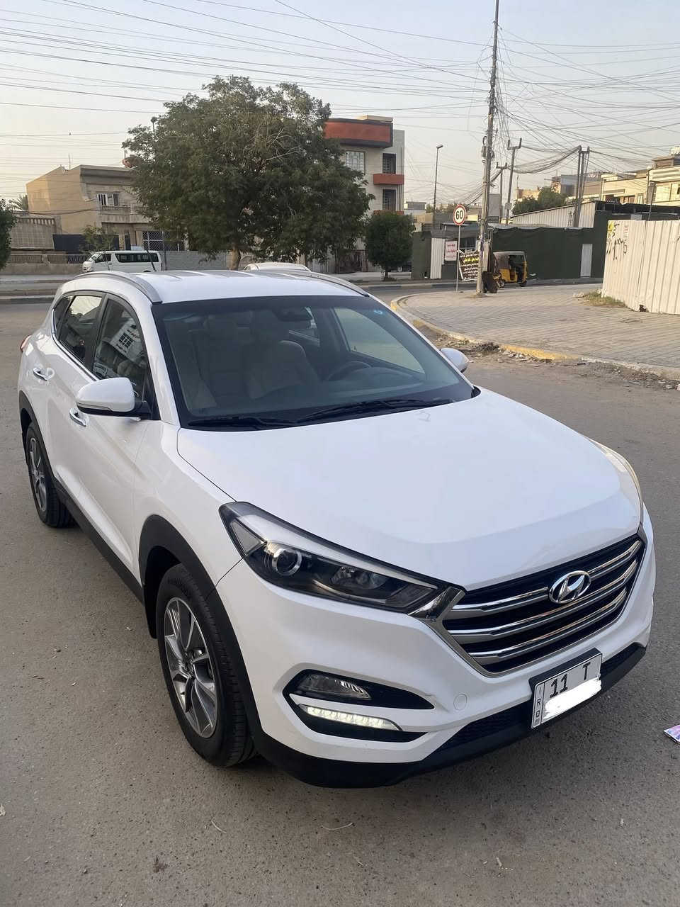 توسان 2018 خليجي كوري اصلي للبيع
السيارة جديدة مكفولة كفالة عامة ماعدا شخط اباب الصدر ومكحل ورصعة بالجاملغ الخلفي جهة السايق والباقي كلة مكفول من الصبغ والفتح والتبديل والبارد والحالوب وكير ومكينة كفالة عامة
السيارة رقم بغداد الجديد باسمي وهزة وسنوية جديدة ثاني يوم تحويل
محرك 2000 دوش وتشغيل سويج سايد بريك بالرجل وشاشة وكاميرا ولد امامي ولايت زينون عالي وناصي وبلوجكتر وفول تحكم ستيرن وباقي المواصفات المعروفة
السيارة جديدة داخل وخارج وصدر وباتري وتخم تاير هانكوك شادلها جديد الاصلي دينار متصرف عليها

مكان السيارة بغداد شارع فلسطين

السعر  18500$ يعني 185 ورقة وبيها مجال

رقم تليفون *********** وبي واتساب
