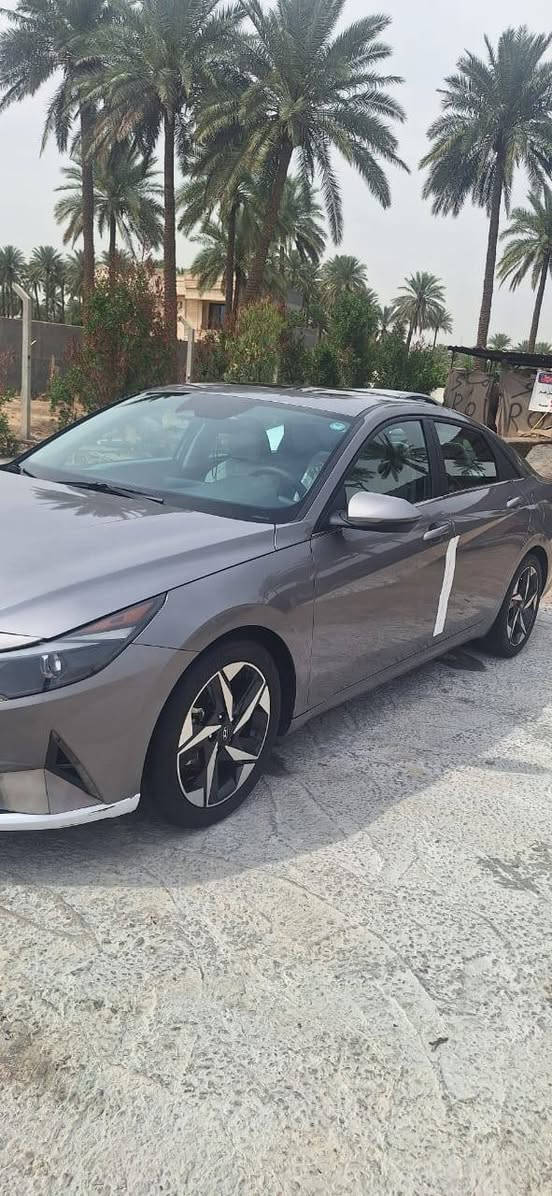 السلام عليكم... النترا 2022 وارد أمريكي كلين حادثه فقط سرقة مازده أمامية فول شمالي ماشية 75 وقابل للزيادة صارت عندي بيه بارد بالهلال الخلفي اربع اصابع وعفته ع وضعة باقي السيارة كفالة عامة العنوان بابل حي الجزائر 
*********** 
السعر خابرني وتدلل
