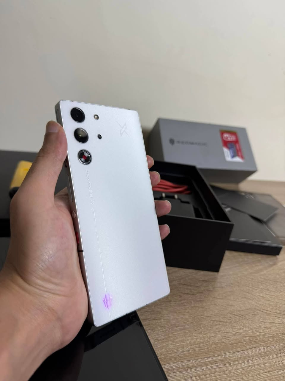 سلام عليكم جهاز ريد ماجك 10 برو 
ذاكره 256 الجهاز كلش جديد 
استخدام شهر لا اكثر للبيع 
مكاني كركوك
وحش الألعاب 
السعر خاص 
او مراوس ويه اس 24 الترا
***********
