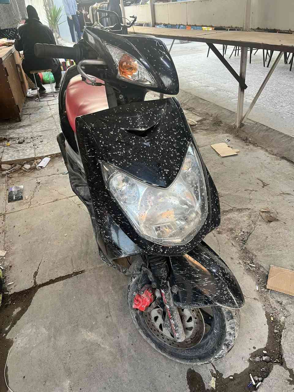 السلام عليكم دراجه سكنس فحل 140 قبق مسح كابريتر بلادي دراجه مفتوحه كامله مكمله فقط الاعداد الفيشه العنوان بغداد الشعب سوق شلال 
السعر خاص 
رقم الهاتف *********** اتصل وبيك خير وتدلل
