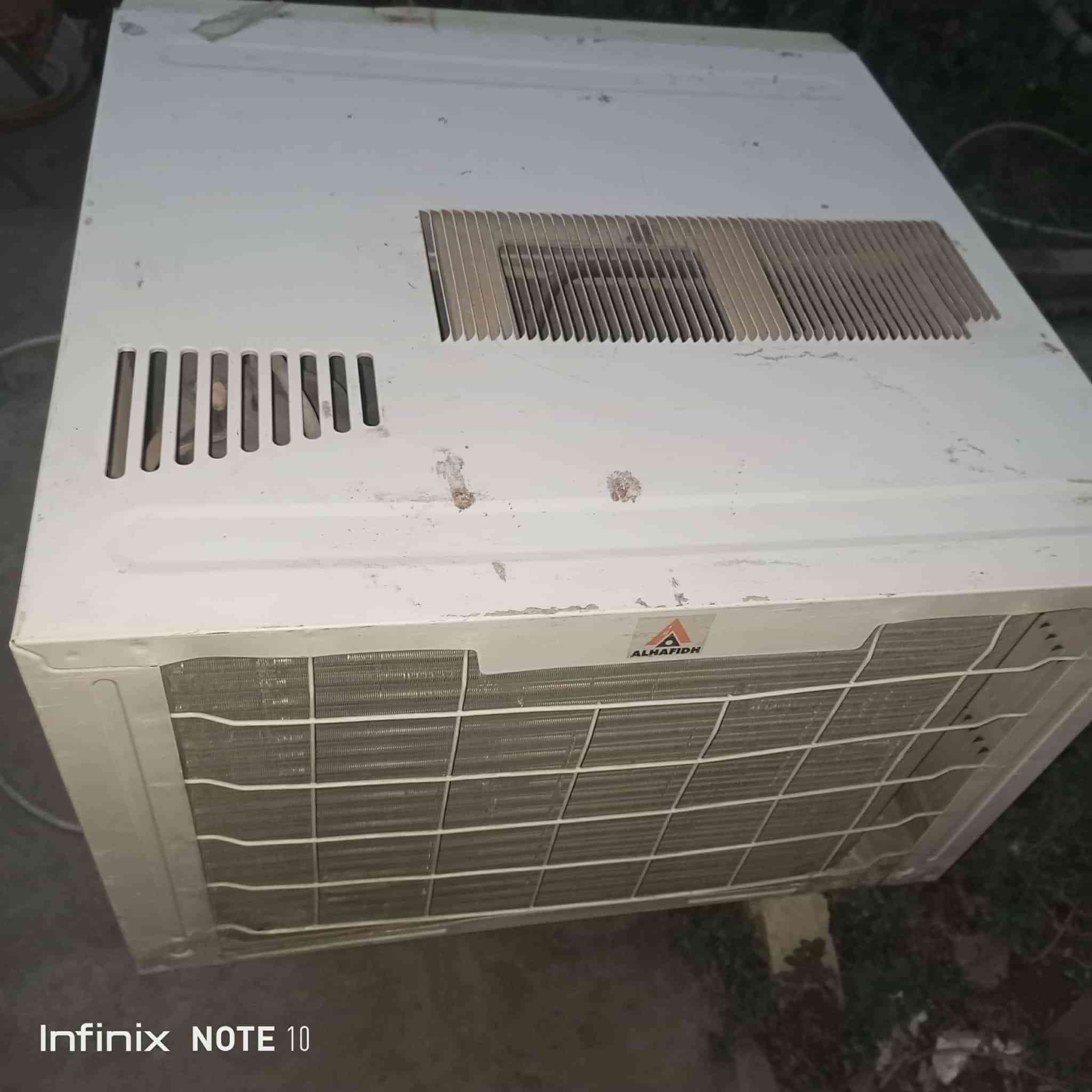 مكيف نوعية الحافظ 2 طن نضيف كلش تدفئة وتبريد أبلادي ماطور ستندر السعر  225 عنوان بعقوبه التحرير الشراي يتصل عل الرقم ***********
