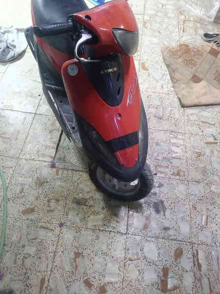 سلام عليكم دراجه كامكو خبط دراجه كابريتر وصخه أنه ابيع كومه حديد السعر 100قفل رقم  ***********
