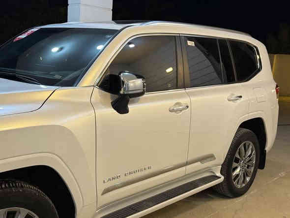 السلام عليكم 
للبيع لاندكروز 2024 VXR  ساز ام الضمان   
تون تيربو داخل احمر ثلاثه شاشات 
داتا شو كبير 
ابواب شفط 4 ابواب 
فول مواصفات واحد علئ واحد
السياره مكفوله كفاله عامه  
السياره بحاله الوكاله 
مغلفه ppf
رقم أربيل
سعرها 900$
رقم صاحب السياره ***********
