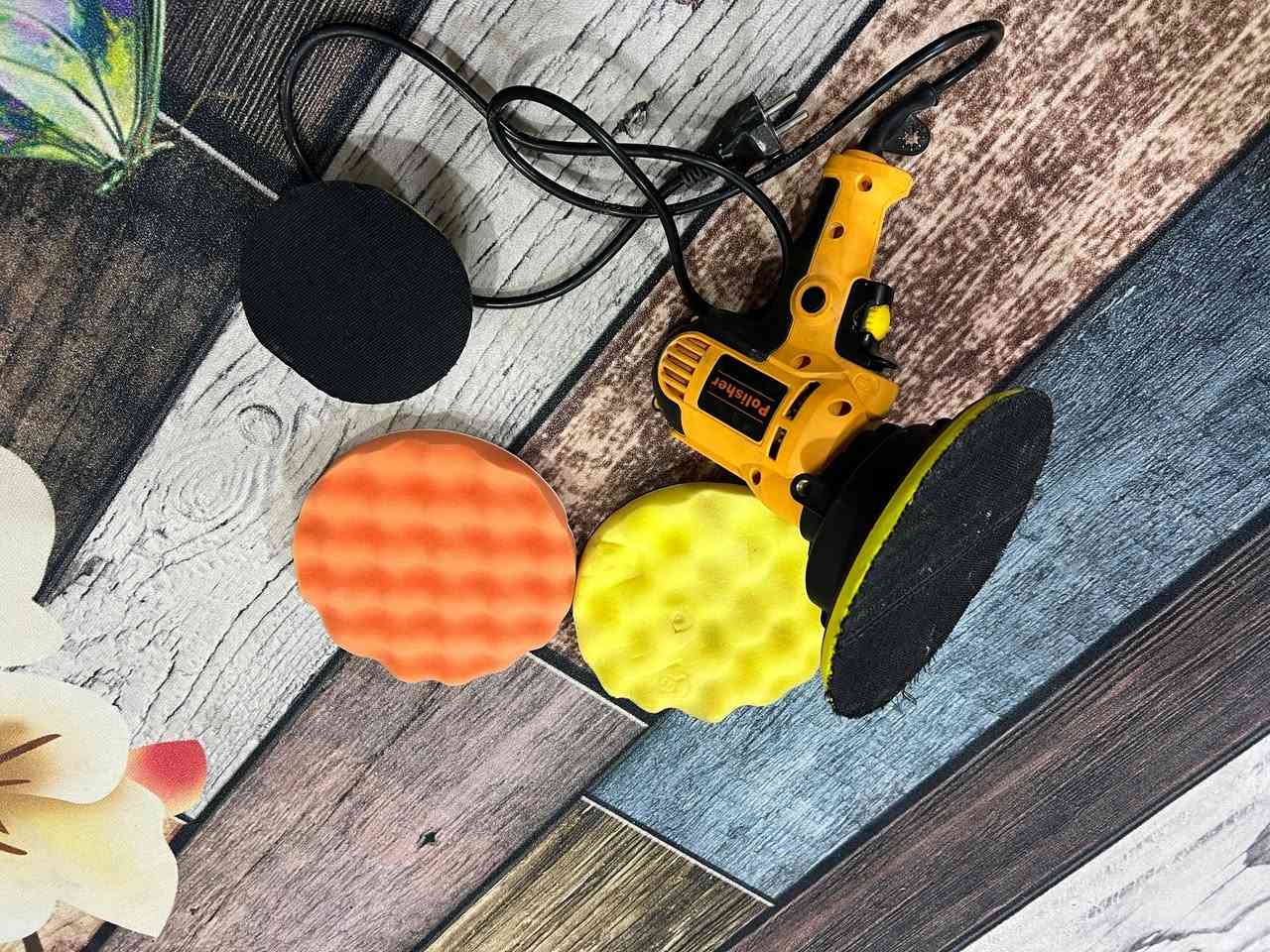 مكينه مال بوليش للبيع شغل مرت و وياها قاعدات اثنين و إسفنجات اثنين جدد استعمال قليل سعر ٣٠توصيل موجود شرط الشغل رقمي ***********
