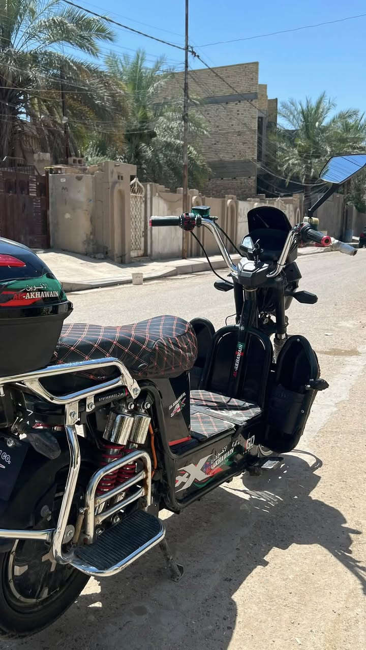 دراجه للبيع نضيفه مثل ماوضح بلصور بطاريات ع الفحص بس اليده اليسره مكسوره ويرادلها تبديل فقط .. السعر(600)  وبيها مجال 
***********
