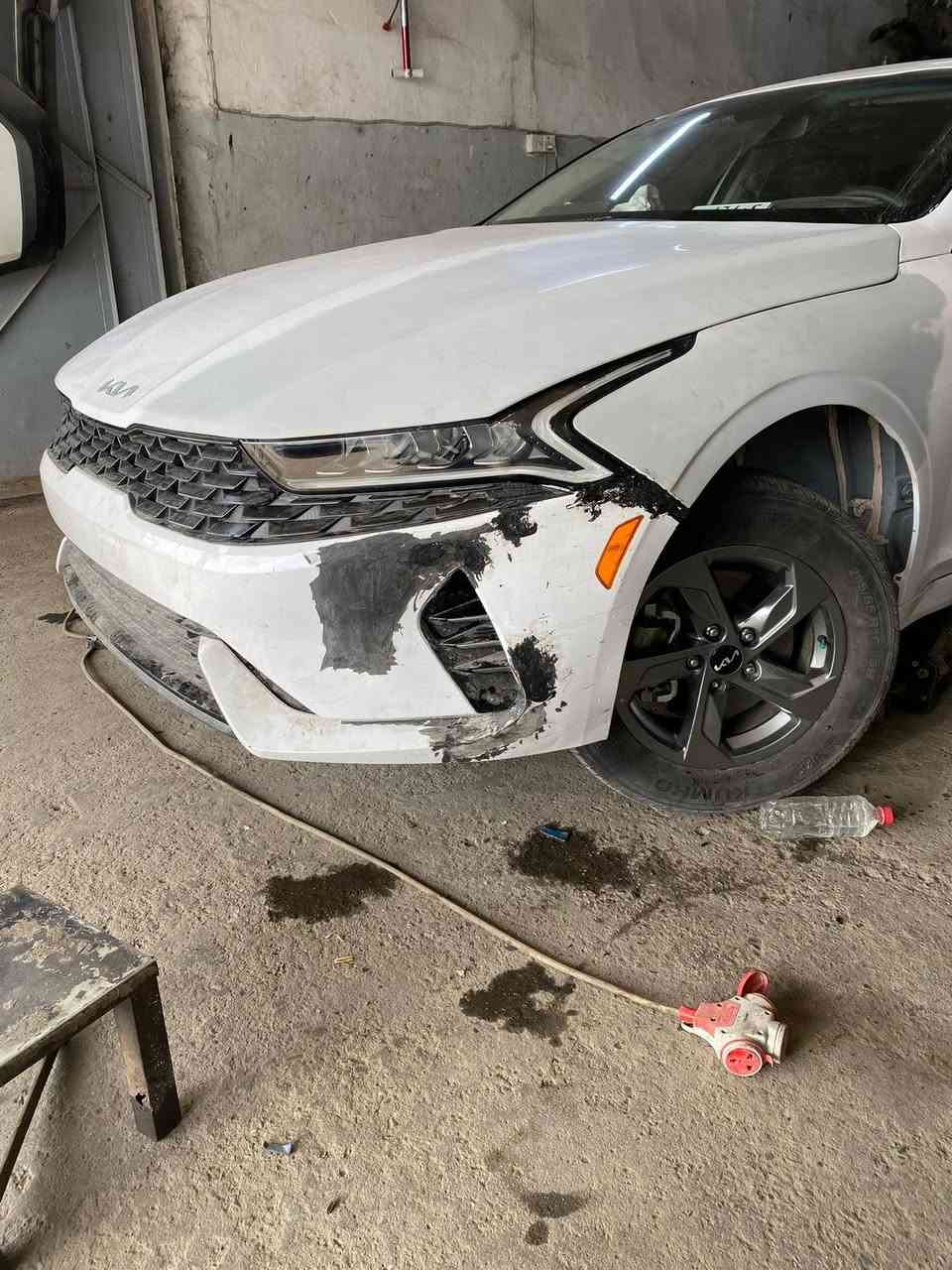 السلام عليكم كي فايف موديل2024وارد أمريكي محرك 1600تيربو 
 فول عده الفتحه سياره عله حادثه مال امريكا ومعمره وسونار موجود عارضه 178وبيه مجال شي بسيط مكاني بغداد الشرطه الخامسه قرب جامع الكبيسي رقمي ***********
