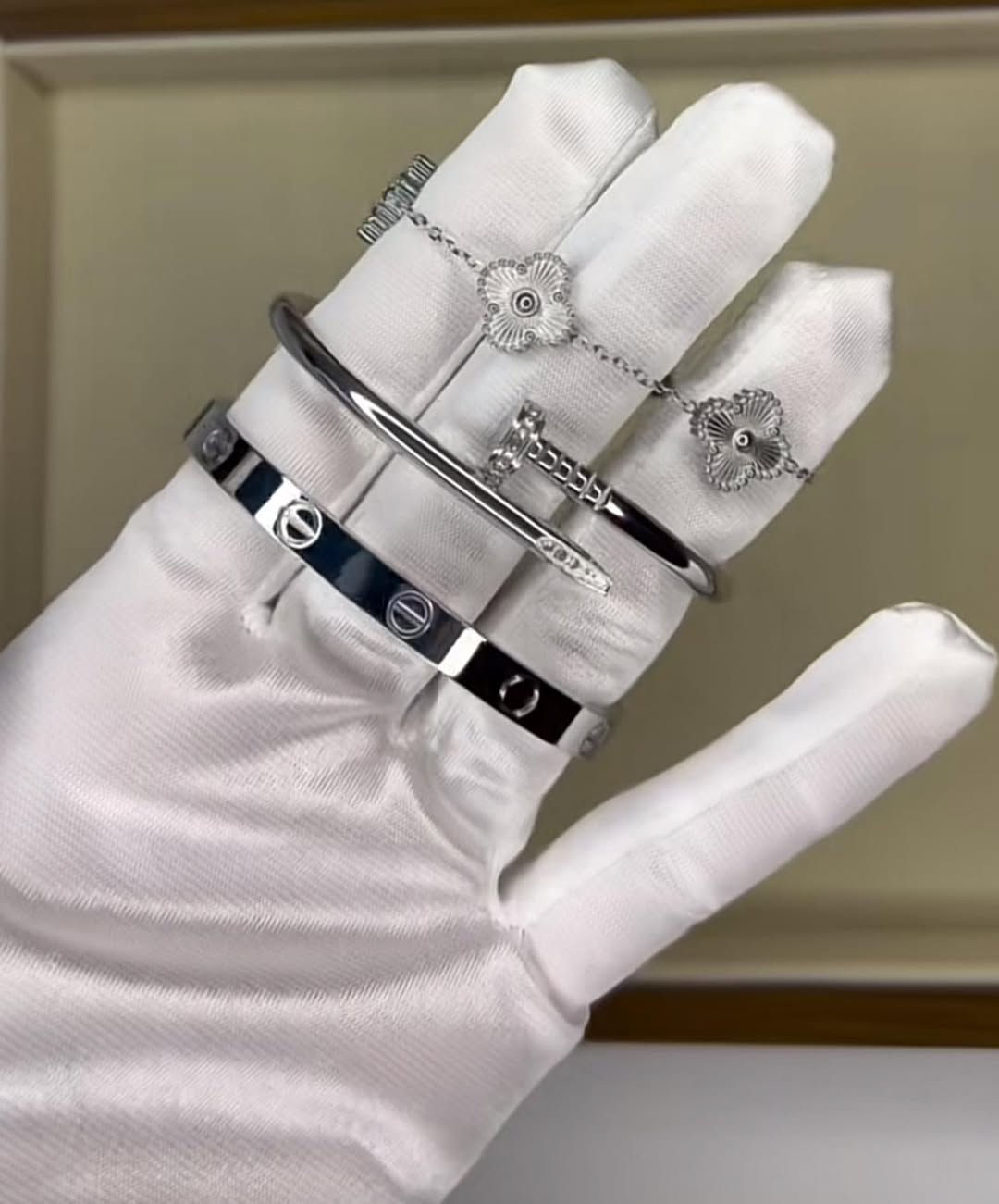 اصلي مختوم شرط الفحص وطلاء ثابت ضمان 3 سنوات اي خلل ب طلاء يرجع الحساب كامل السيت كامل ب10 الف التوصيل لكل العراق 3 الف للحجز خاص او واتساب ***********
