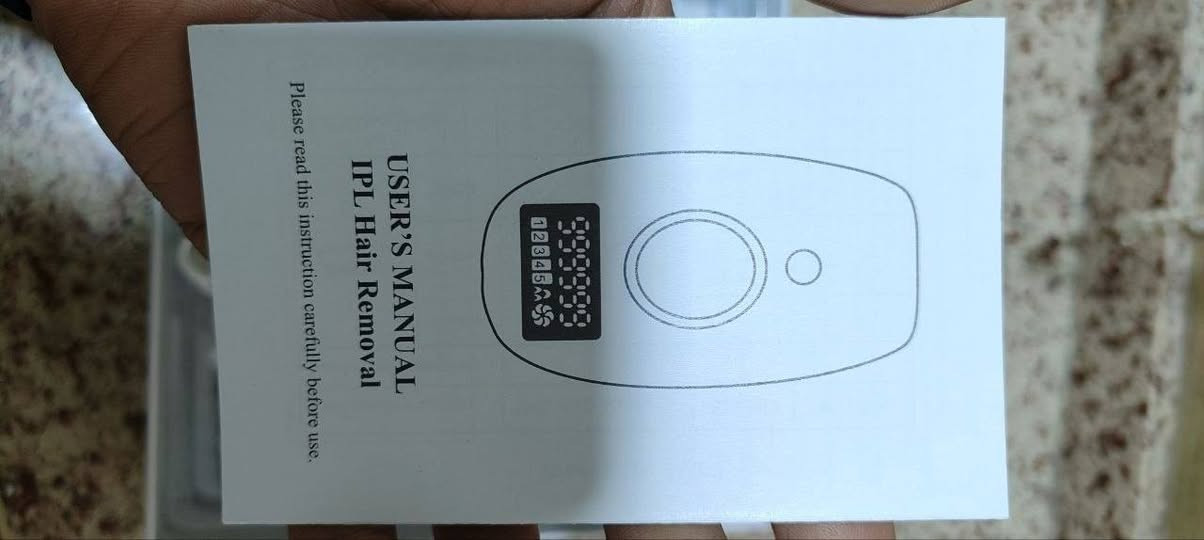 وداعاً لمراكز الليزر المكلفة.. عيادتكِ المتكاملة في منزلك! ✨
هل سئمتِ من حجز المواعيد والانتظار الطويل؟ هل تبحث عن حل نهائي وفعال للتخلص من الشعر الزائد بخصوصية تامة؟
نقدم لكم أحدث إصدار من جهاز IPL Hair Removal – التقنية الأسرع والأكثر أماناً لإزالة الشعر من الجذور وبدون ألم.
لماذا هذا الجهاز هو الخيار الأفضل لكِ؟
تقنية الـ IPL المتطورة: يعمل بنبضات الضوء المكثف التي تستهدف بصيلة الشعر مباشرة لمنع نموها مجدداً.
999,999 ومضة: (مليون ومضة تقريباً) تعني أن الجهاز سيبقى معكِ لسنوات طويلة جداً، ويمكن استخدامه لأكثر من شخص.
5 مستويات للطاقة: تحكم كامل يتناسب مع حساسية بشرتكِ ومختلف مناطق الجسم.
وضعين للوميض: (يدوي للمناطق الدقيقة، وتلقائي للمناطق الواسعة مثل الساقين والذراعين) لسرعة إنجاز الجلسة.
تصميم عصري ومريح: خفيف الوزن، سهل الاستخدام، ومتوفر بألوان أنيقة (الأبيض الملكي، الأخضر الداكن، والباستيل).
ماذا ستجدين داخل العبوة؟ 📦
جهاز الليزر المنزلي.
نظارة واقية لحماية العين أثناء الجلسة.
شفرة حلاقة طبية لتحضير البشرة.
محول الطاقة الأصلي.
دليل المستخدم التفصيلي.

الاستمرارية هي سر النجاح! مع استخدام الجهاز بانتظام، ستلاحظين اختفاء الشعر بنسبة تصل إلى 90% خلال الأسابيع الأولى.

السعر 55 والتوصيل مجاني لكل محافظات العراق 
للتواصل واتساب 
‏‪***********‬‏
