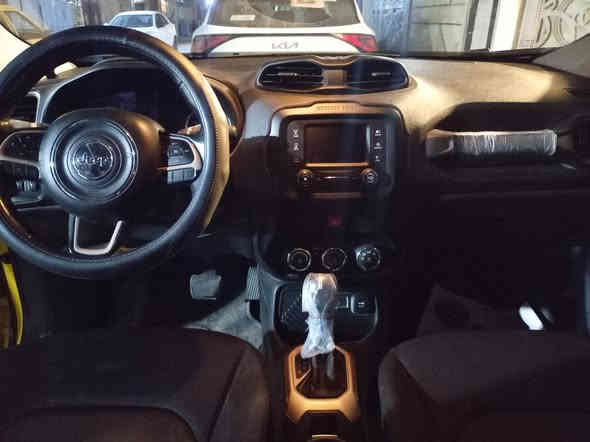 السلام عليكم ورحمة الله
جيب رينجيد 2016 للبيع او مراوس وية ناصية..
حادثهة جاملغ خلفي وباب خلفي فقط.. بجم كبس مكينة 2400 ماشية ٧٨ الف.. صدر وباتري جديد.. ادامة. كاملة.. ترايك وين ما تريد.. رقم أربيل سنوية جديدة هزة جديدة باسمنة.. الموقع بغداد الكرخ.. جاهزة ما تصرف عايهة ابد.. متواحد خاص وتس اب ***********
