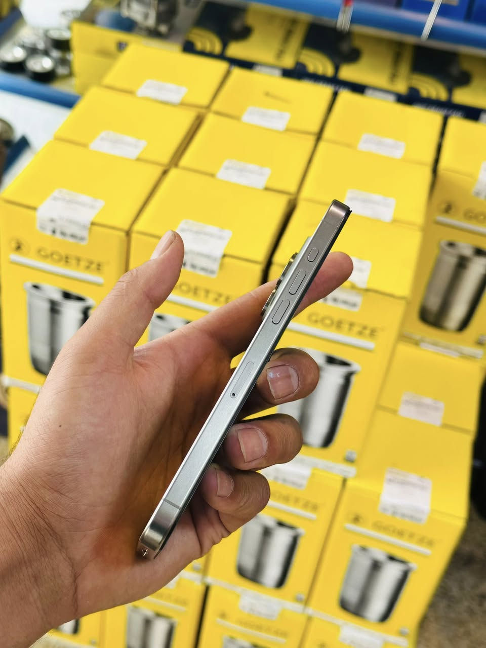 iPhone 15 pro max
ذاكره 256 
بطاريه 85 
لون تيتانيوم المرغوب
نموذج m
تك سيم 
جهاز مبدل شاشه فقط
كله شغال مابي اي خلل شرط 
سعره 625 الف 
***********
