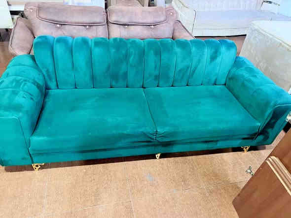 معرض الناي)) أثاث منزلي مستخدم حسب ما موضح
في الصوره
للإستفسار الاتصال على الرقم ***********(واتساب) 
او مراسلة البريد الإلكتروني
عنوان سروري قرب ماركة نوا
