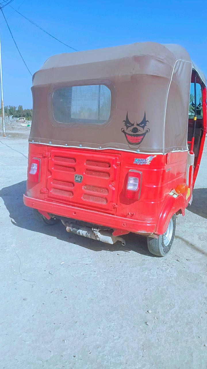 سلام عليكم... تكتك. موديل.. 18.. سنويه. رقم واسط.. . مكينه حلوة. ناعمه.. كشر نضيف. مجمبزة. سفريات... . كهربائيات ڱڵـه  شغاله.. .  مكانه بابل. الحمزة الغربي .  سعرة. 4600وبيه مجال.  .... ***********
