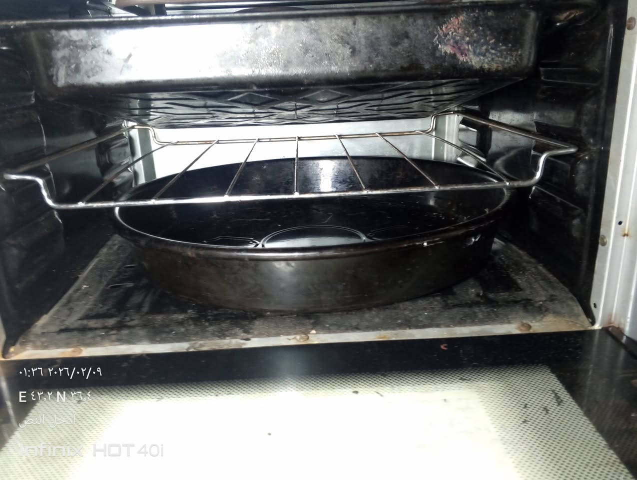 السلام عليكم اوفن جديد مستعمل شيء قليل شغال ما ابي اي عطل من كل شيء مع صواني سعره 35بي مجال الرقم ***********

