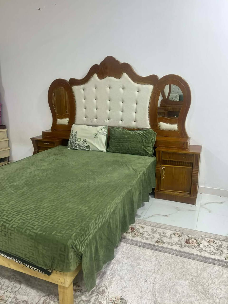 غرفه ام 5 طابقين تزكام درجه اولى ضهر جرجوبه زاويه كنتوريه بعلو كنتور
تصال او مراسله 
***********
