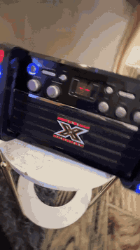 سماعة كلش حلوة تحتوي على مدخل للقرص واوكس ومداخل مايك السعر 50 الف مكاني بغداد الحسينيه ***********
