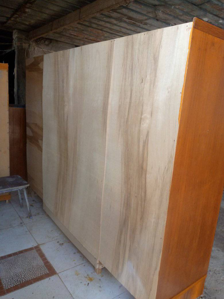 نجاره الحاج سالم الحداد رحمه الله 
جانب من أعمالي 👇 
قنصور اربع ابواب / تبديل وجه بالكامل صاج عراقي 5 ملم + ضهر 2 ملم + تثبيت قطوعات في الداخل 👇👇 للا ستفسار ***********
