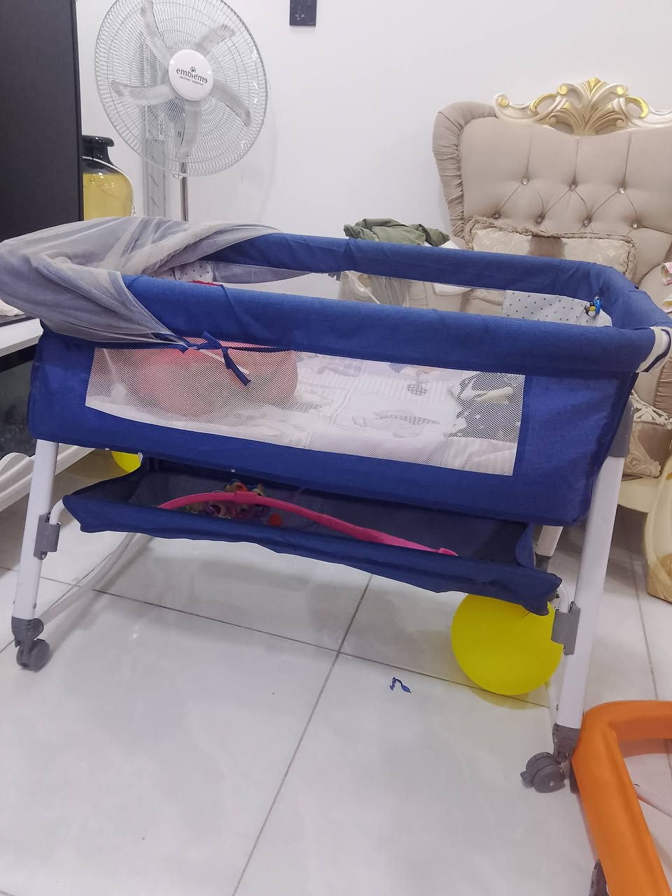 كاروك مستعمل نضيف بيه غطه تول جروخ متحرك وياه دواشك 2 ومخاد ب85 ماخذته من ساحه عنتر


**إذا كنت صاحب هذا الإعلان وتريد حذفه لأي سبب، رجاءا أرسل رسالة إلى الدعم الفني**