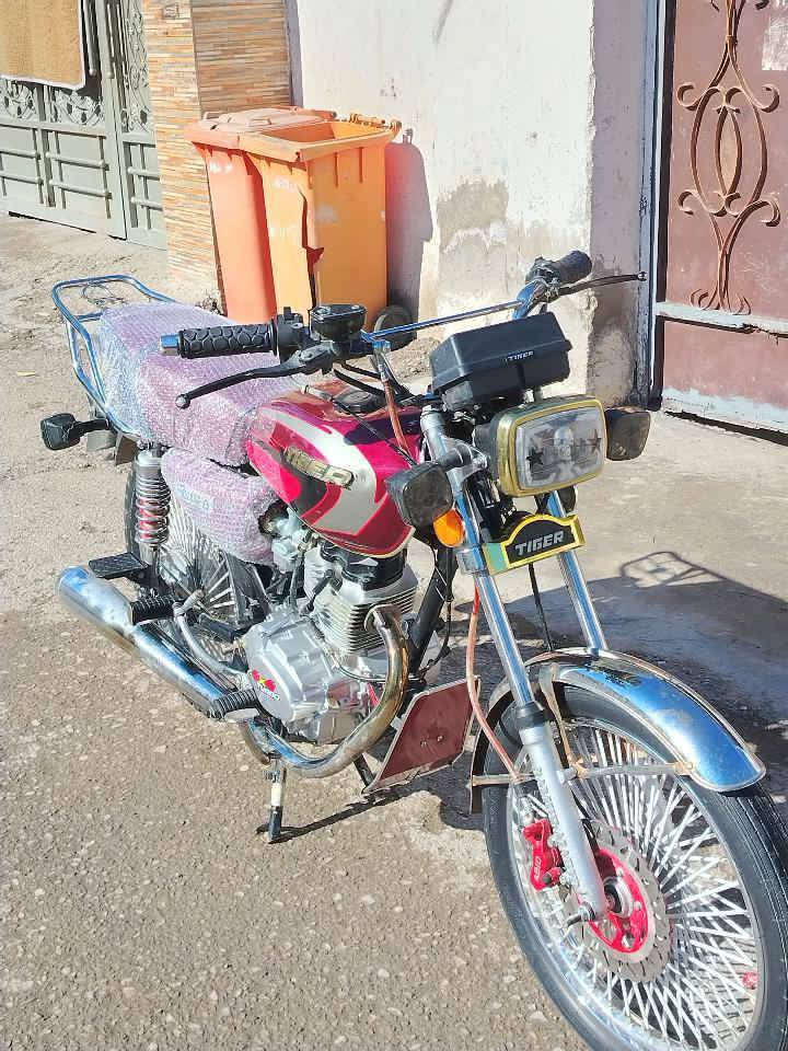 دراجه تايكر موديل 24 شلعه معدلل فول مكفوله السعر 550 وبيه مجال لل طيبين المكان بعقوبه تقاطع القدس ***********
