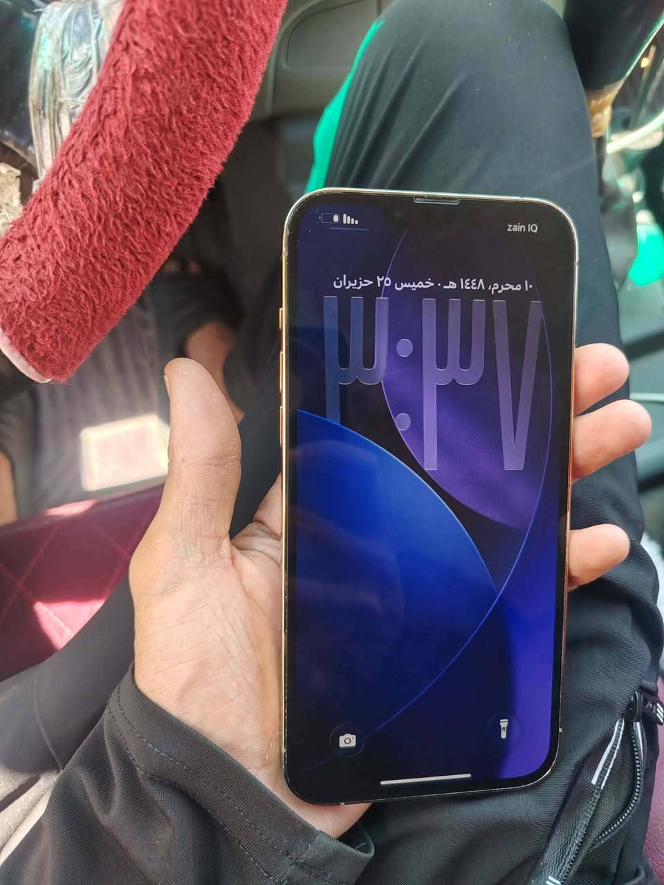 أيفون 13برو ماكس
ذاكره 128 
بطاريه 87 
نموذج M جهاز كلو بشرط مامفتوح ولا ملعوب بيه خلاص 
ضمان يوم كامل شيطلع بيه ترجعو سعر 725 بيه مجال 
***********

