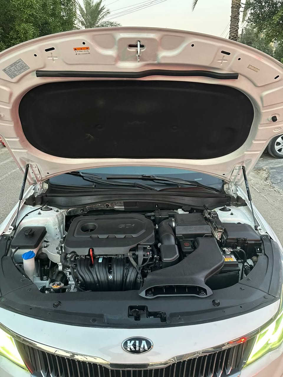 السلام عليكم
للبيع فقط  مكينة Kia Optima GDI
موديل ٢٠٢٠ فول مواصفات ١/١ 
وارد امريكي بدون حادث وبدون صبغ بيهة بس طخة بالجاملغ الخلفي الايمن بارد بسيط كد شبر ماشية ١٧ الف 
كشنات جلد كهرباء +تدفئة 
حساس خلفي 
ويل كب + مري بلاك 
رقم بغداد 
مكان السيارة بغداد العامرية 
الاتصال  ***********
