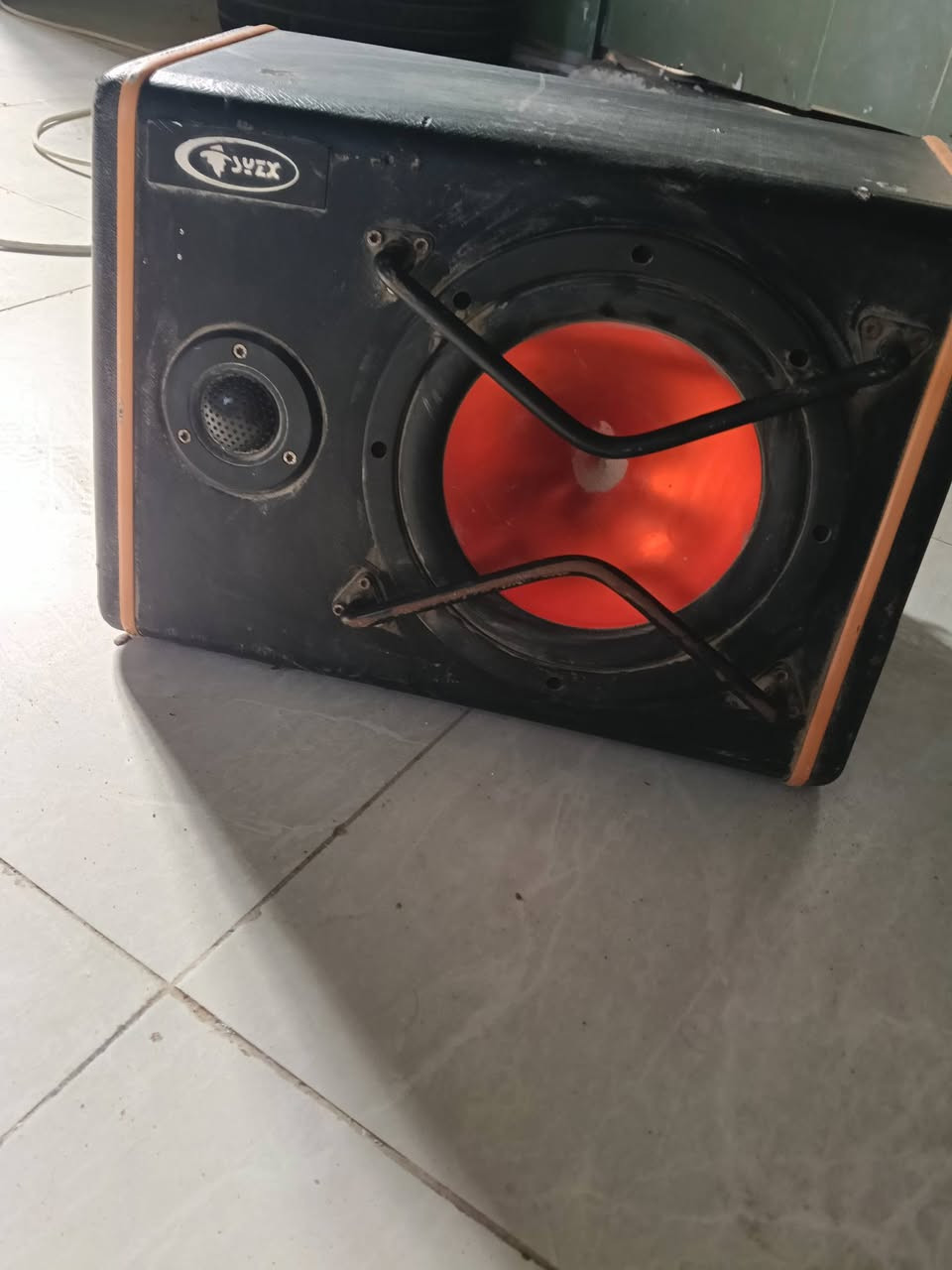 السلام عليكم دمام البيع نضيف كلش ما بيه اي شي بس جيب وشد الصوت فول مستعجل عله بيعته السعر 70 بيه مجال .***********
