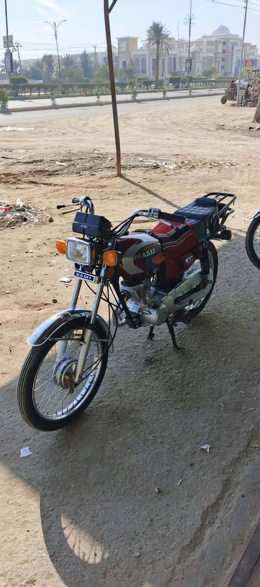 سلام عليكم الدراجه اوراق اصولي 21سعر 900 وبيه مجال الدراجه نضيفه كلش ***********
