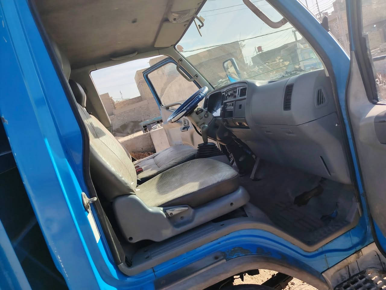 السلام عليكم كنتر للبيع فحل بلادي قلاب موديل 93 بصره سنويه لغاية 28 عنوان نجف كوفه ***********
