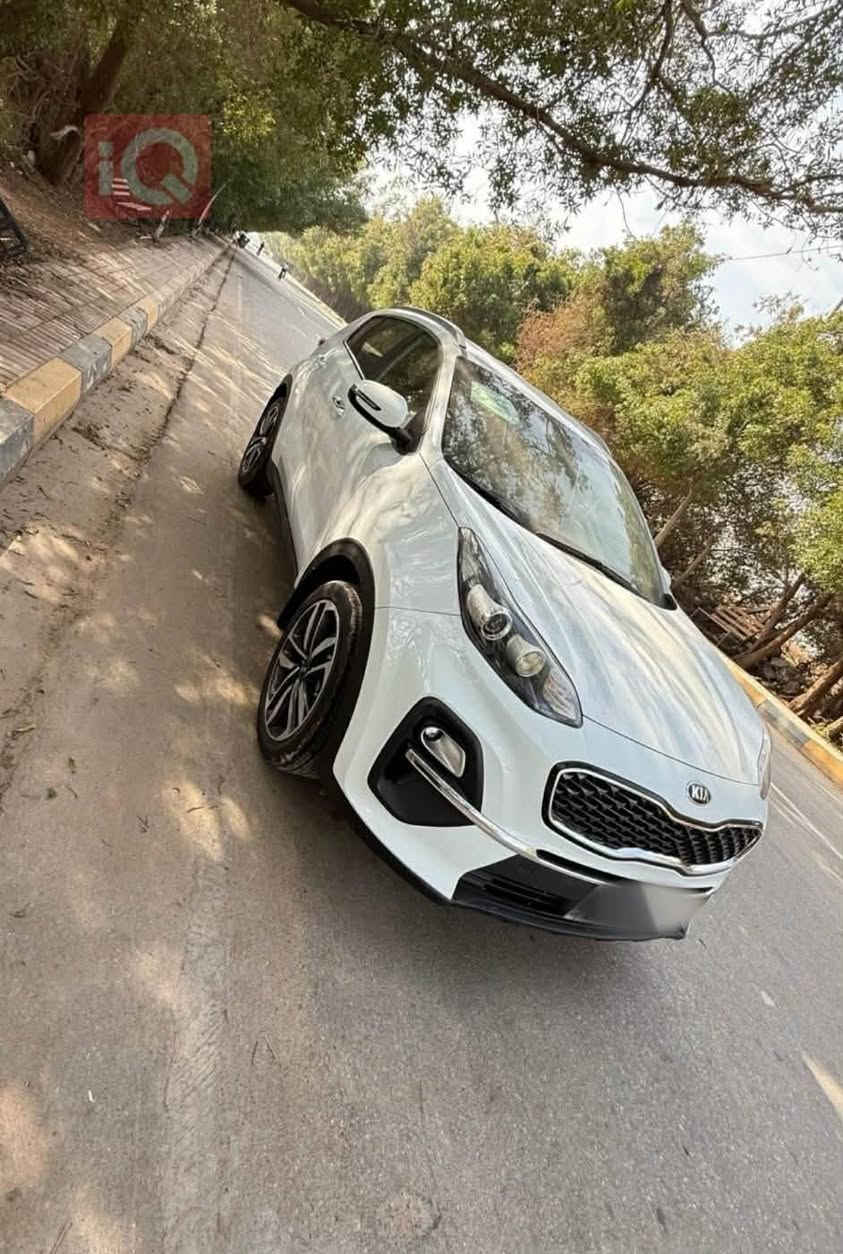 للبيع كيا سبورتج موديل 2021 رقم إنكليزي اربيل سنويه لغايه 2030وكاله أو مداور  سيارة ماشيه 94 ألف سيارة مكفولة من الضربة والصبغ والتبديل بيها بس حالوب قليل السعر187 وبيها مجال بسيط مكاني النجف للاستفسار الاتصال *********** مواصفاتها 
لد نهاري 
لدى امامي وخلفي 
كشنات جلد
حساس امامي وخلفي 
تبريد خلفي 
شاشه 
فول تحكم ستيرن
