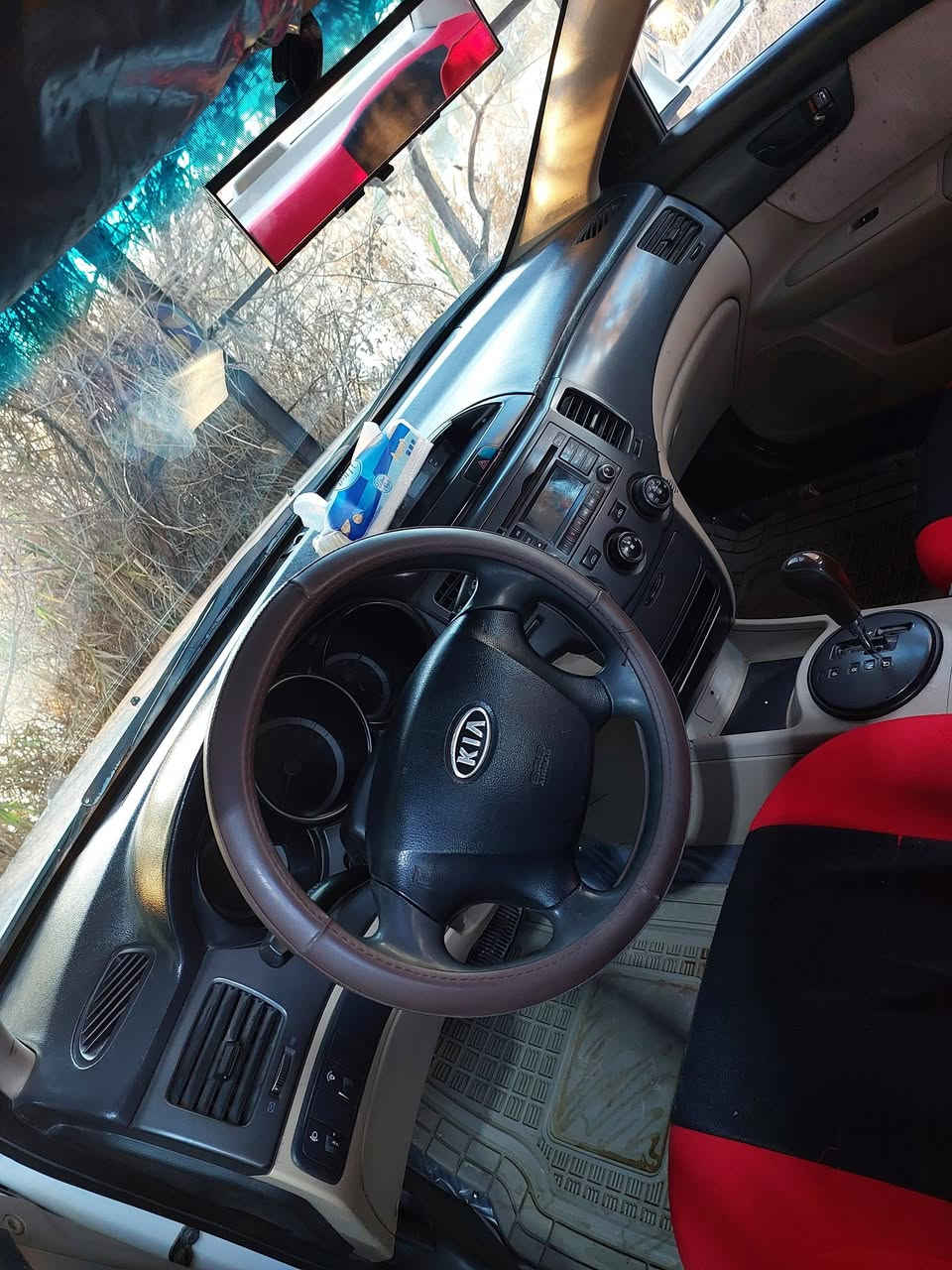 كيا اوبتما 2010  خليجية
محرك 2000 گير 4 نمر
حدادية استوني مسويها 
تبريد وتدفئة شغالات 
بيها صبغات بسيطات موضحات بالسونار الي بالمنشور
رقمها سليمانية وسنوية ساقطة من 2021
تريد وكالة او مداور ماكو مشكلة 
مكان السيارة شامية.. ديوانية 
السعر 108
رقم الموبايل *********** بي واتساب
