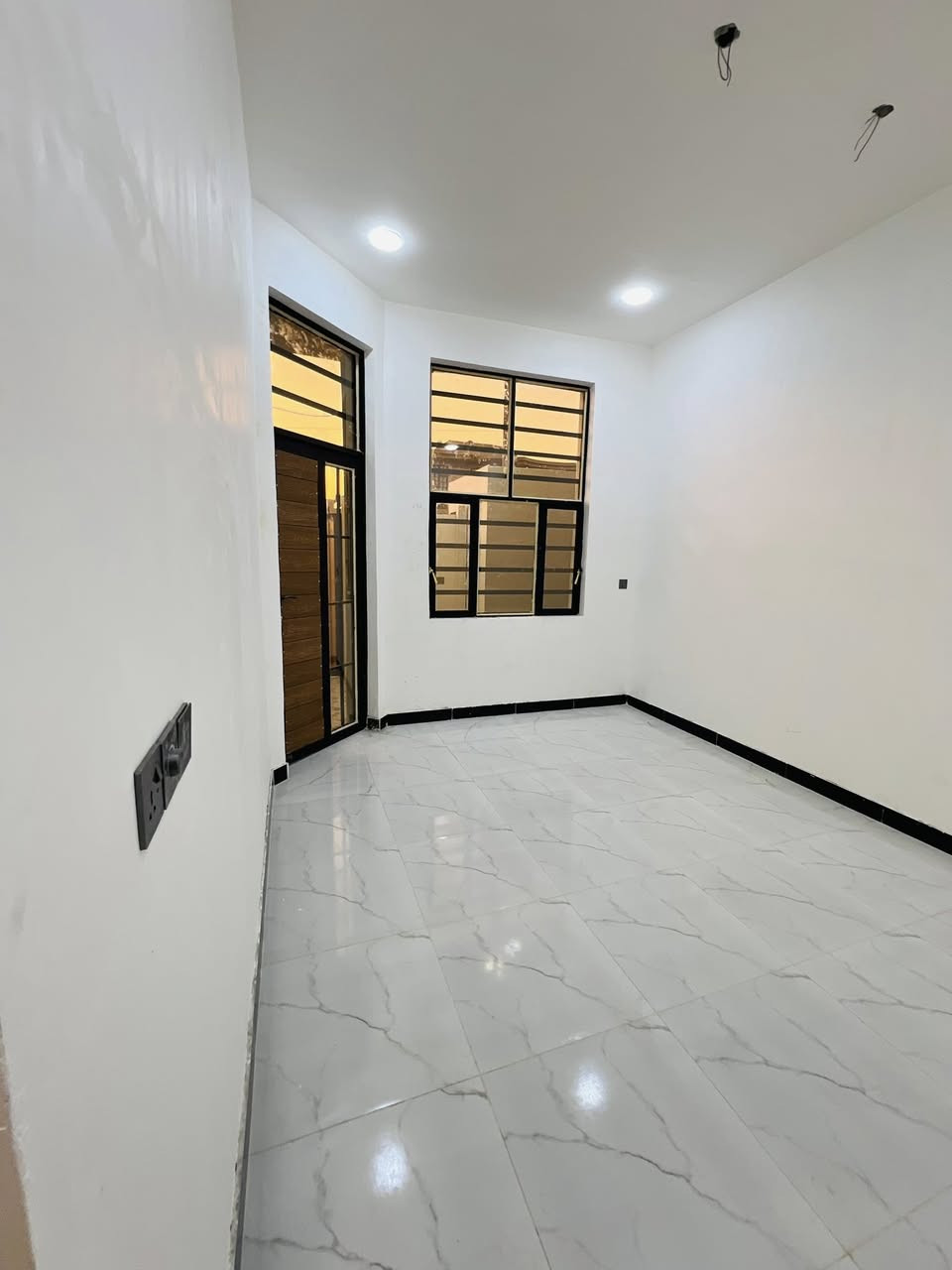 مشتمل للبيع – حي الحوراء (100م)
📍 قرب شارع الكفاح – على شارع 20 – قريب من المدرسة
📜 طابو صرف
🏠 طابق واحد – بناء جديد
✨ شغل درجة أولى
🔌 خدمات كاملة
📍 موقع مميز جداً

للاستفسار والتواصل: ***********
