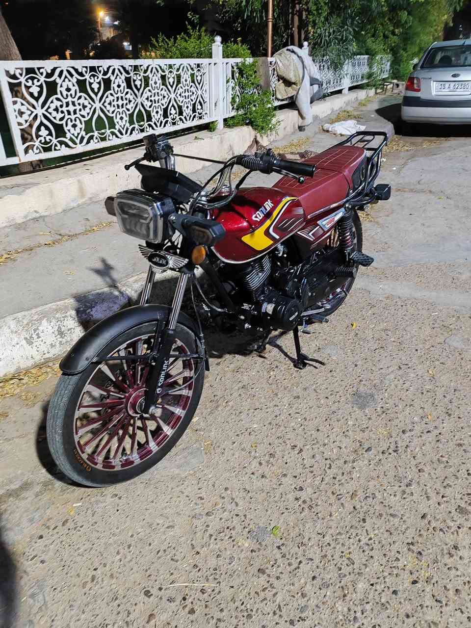 دراجه للبيع موديل 25 محرك 200 فقط رصه بل تانكي بصيطه السعر 850 بي مجال التواصل ***********
