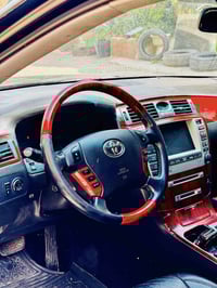 ماجستا • V8 • جلد اسود