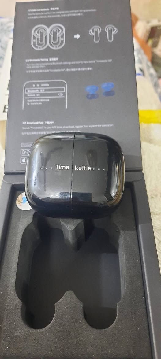 +2                  هذه سماعات Timekettle M3 الذكية للترجمة.ترجمة فورية: تدعم السماعات الترجمة الثنائية الاتجاه لـ 40 لغة و93 لهجة، وتعمل عبر الإنترنت أو بدونه.وظائف متعددة: توفر ميزات إلغاء الضوضاء النشط (ANC)، بالإضافة إلى إمكانية استخدامها للمكالمات الهاتفية والاستماع إلى الموسيقى.عمر البطارية: توفر السماعات ما يصل إلى 7 ساعات من التشغيل بشحنة واحدة، ومع علبة الشحن، يمكن أن يصل إجمالي وقت التشغيل إلى 16 ساعة


**إذا كنت صاحب هذا الإعلان وتريد حذفه لأي سبب، رجاءا أرسل رسالة إلى الدعم الفني**