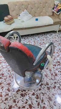كرسي حلاقة • نضيف • جك شغال